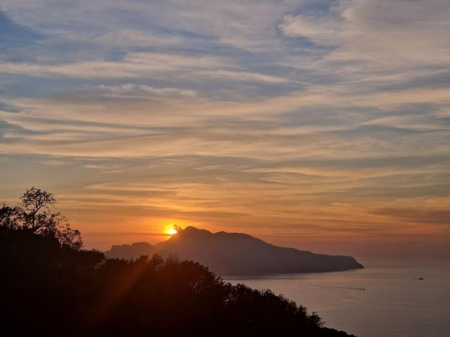 Sun & Relax, Relaxing Location With Seaview Villa มัสซาลูเบรนเซ ภายนอก รูปภาพ