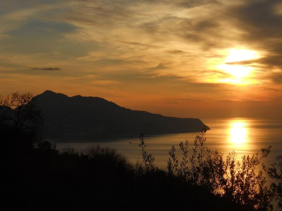 Sun & Relax, Relaxing Location With Seaview Villa มัสซาลูเบรนเซ ภายนอก รูปภาพ