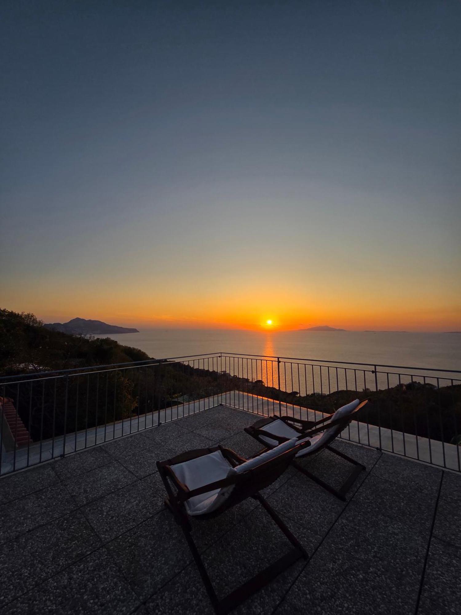 Sun & Relax, Relaxing Location With Seaview Villa มัสซาลูเบรนเซ ภายนอก รูปภาพ